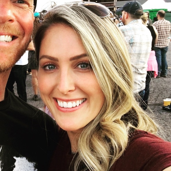 Meet your Posher, Cori - Picture 1 of 1